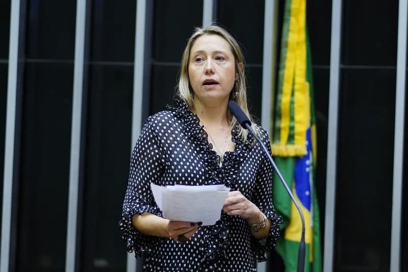 Liberação de agrotóxicos mostra como governo segue ‘refém’ de estrutura colonialista
