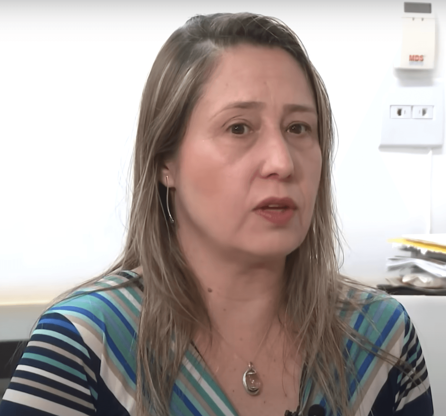 Scientist who denounced pesticides is forced to leave the country
