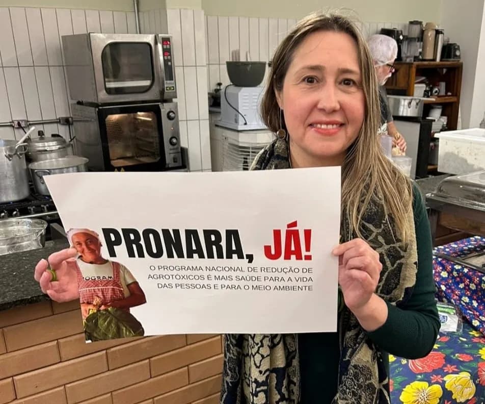 Colonialismo químico pode explicar dificuldades na redução de agrotóxicos
